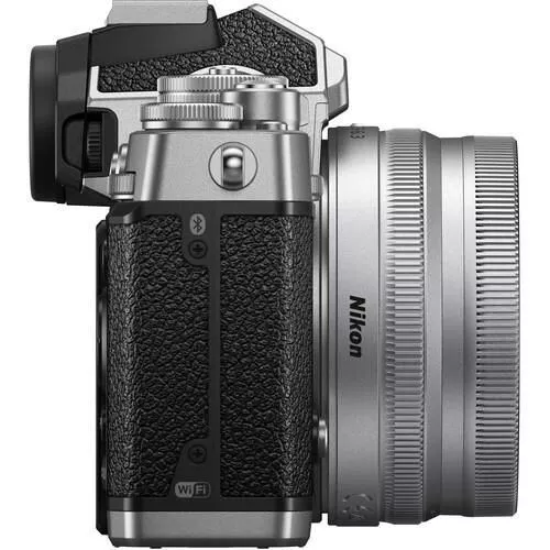 купить Фотоаппарат беззеркальный Nikon Z fc kit 16-50mm VR Silver в Кишинёве 