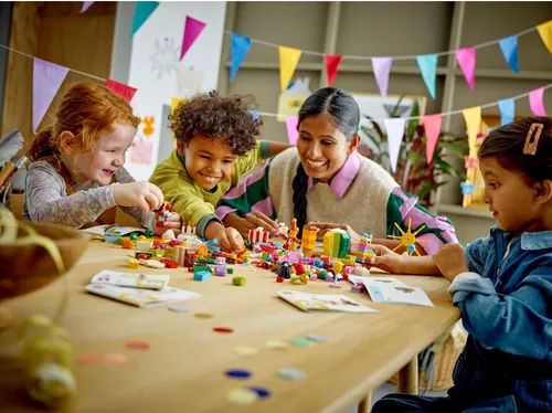 купить Конструктор Lego 11029 Creative Party Box в Кишинёве 