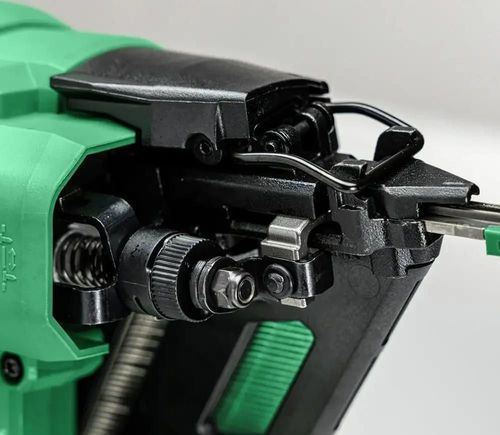 cumpără Capsator pentru construcții Hitachi-Hikoki NT1865DAAW9Z 32-65mm 18V HSC (fara accum.) în Chișinău 