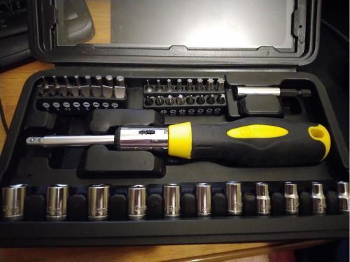 купить Набор ручных инструментов Topex 39D524 Набор насадок с реверсивным держателем, биты и головки Cr-V в Кишинёве 