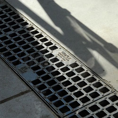 cumpără Trap de duș Muflesystem 16014 Gratar fonta canalizare cu rigola PP EASY L=1000 mm B=210 mm H=130 mm (150-100 mm) TN1433 în Chișinău 