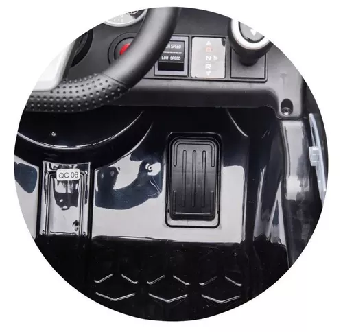 cumpără Mașină electrică pentru copii Chipolino ELKMBSLC251B Mercedes Benz SLC300 black în Chișinău 