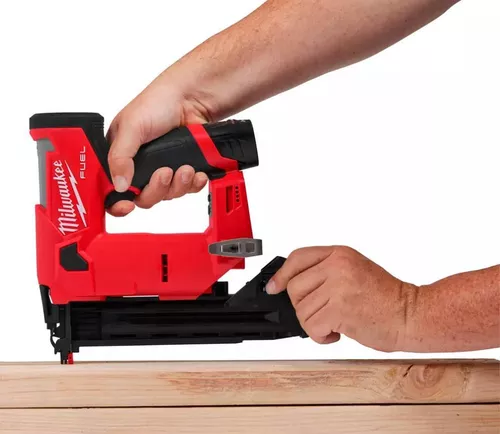 купить Степлер строительный Milwaukee M12FCN18GS-0X с аккумулятором 4933493354 в Кишинёве 