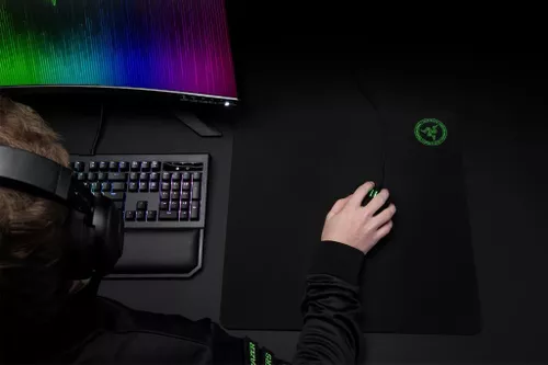 купить Коврик для мыши Razer RZ02-01830200-R3M1 Gigantus в Кишинёве 