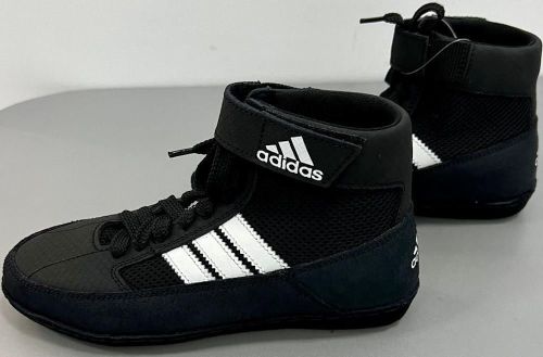 купить Одежда для спорта Adidas 10638 Incaltaminte lupta din suede m.36 в Кишинёве 