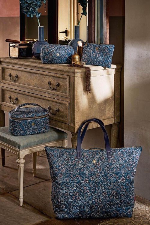 купить Несессер/косметичка Pip Studio 51.274.279 Coco Cosmetic Bag Medium Quilted Daisy Dreams Blue 21.5x10x10.5cm в Кишинёве 