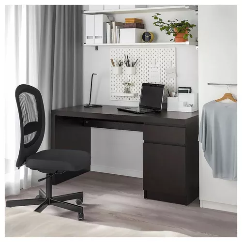 купить Офисный стол Ikea Malm 140x65 cm (Negru-maro) в Кишинёве 
