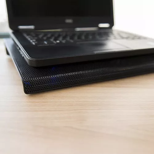 купить Охлаждающая подставка для ноутбука Notebook Cooling Pad Trust Azul, up to 17.3”, 2x125 mm silent cooling fans illuminated by 4 blue LED lights, Black (stand pentru laptop /охлаждающая подставка для ноутбука) в Кишинёве 