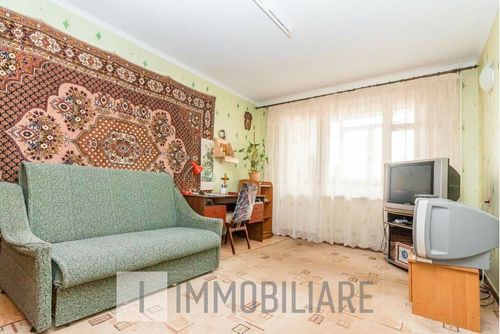 Apartament cu 3 camere, sect. Buiucani, str. Liviu Deleanu. 