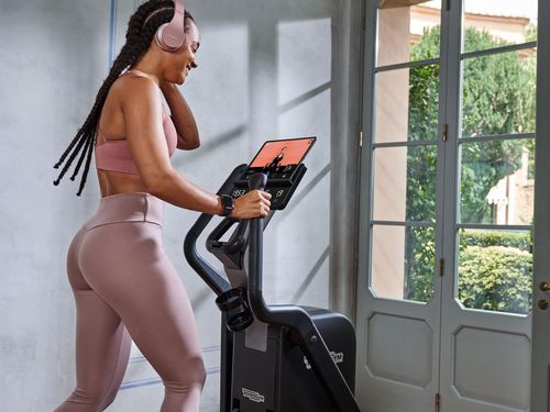 купить Эллиптический тренажер Technogym 5609 Elliptical (max.130kg) в Кишинёве 