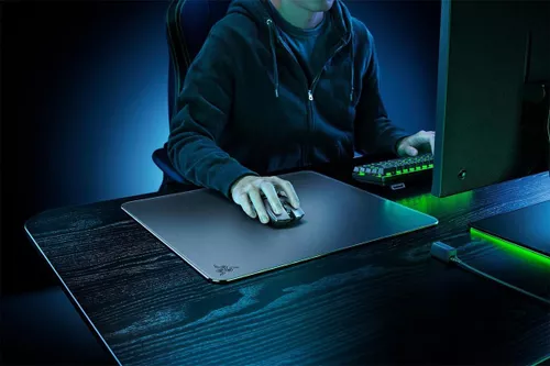 cumpără Covoraș pentru mouse Razer RZ02-04890100-R3M1 Atlas - Premium Tempered Glass Mat în Chișinău 